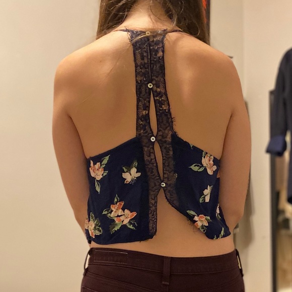 ⚡️ 2/$15 Blue flowy floral tank top - Picture 2 of 2